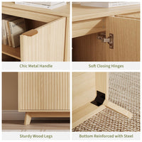 Mobile buffet Garvee con spazio di archiviazione, credenza in legno, 2 ante, ripiani regolabili, design scanalato, maniglie in metallo, naturale, sala da pranzo e soggiorno