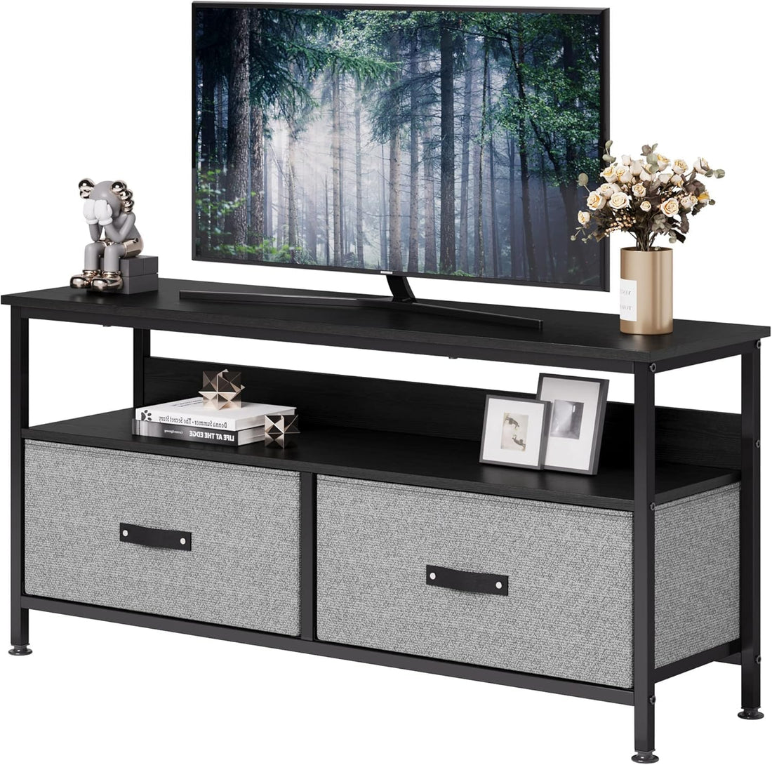 Supporto TV Garvee da 39" per TV fino a 50" con 2 cassetti in tessuto e ripiano aperto, soggiorno e camera da letto, struttura in metallo nero, piano in legno, piedini regolabili