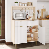 Credenza a buffet scanalata Garvee con ripiani regolabili, 2 cassetti, legno, gambe in metallo, soggiorno e cucina moderni, protezione antiribaltamento, elegante motivo a onde