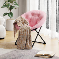 Poltrona Garvee Saucer Chair con struttura dorata, pelliccia sintetica oversize, pieghevole per camera da letto e soggiorno, rosa