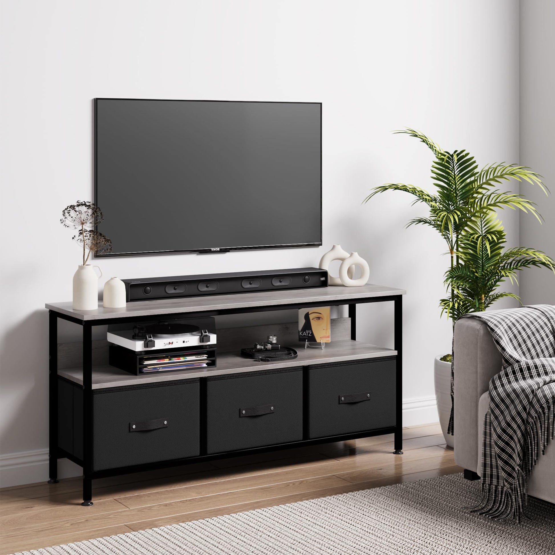 Mobile porta TV Garvee da 55 pollici con cassetti in tessuto e piedini regolabili per soggiorno e camera da letto, grigio, robusto legno MDF