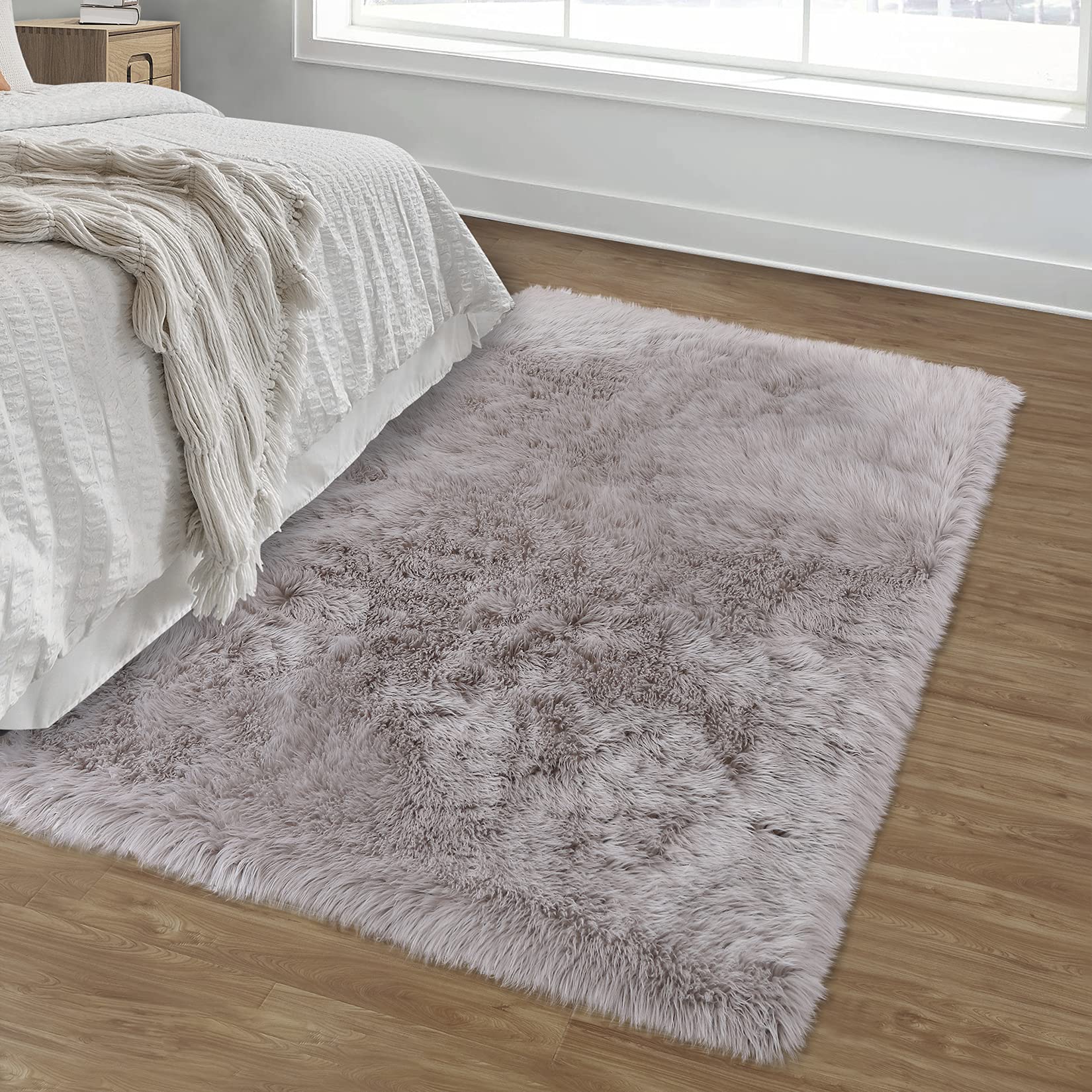 Garvee Tappeto Morbido Finto Pecora Shaggy 1000 GSM Antiscivolo Grigio 4x6 Piedi Rettangolare per Camera e Soggiorno