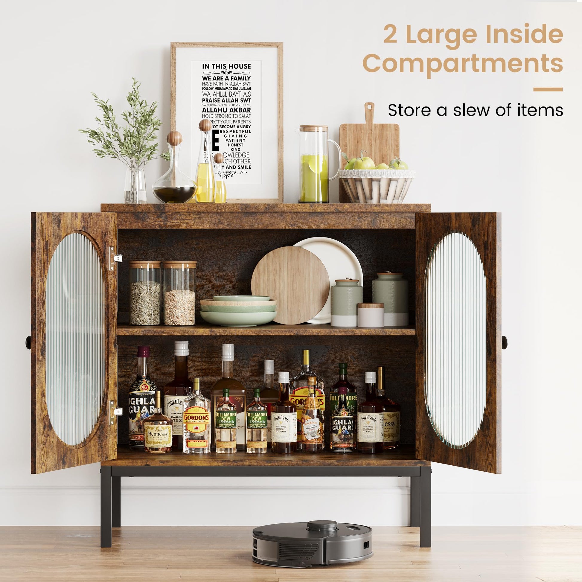 Credenza Garvee da 31'' con frontale in vetro e ripiano regolabile per soggiorno e cucina, marrone rustico