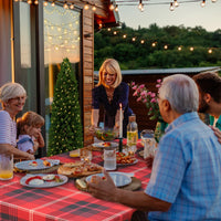 Tovaglia natalizia Garvee rossa impermeabile a quadri 137x228 cm, lavabile e antipolvere, per la decorazione festiva della cucina