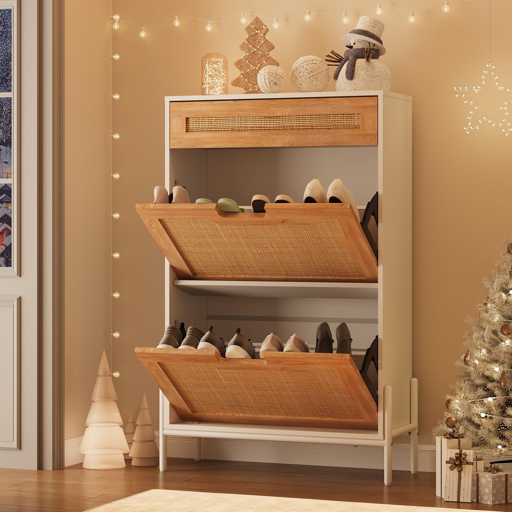 Scarpiera in rattan naturale Garvee con 2 ante a ribalta, cassetto, ripiani regolabili, bianco e rovere per corridoio e ingresso