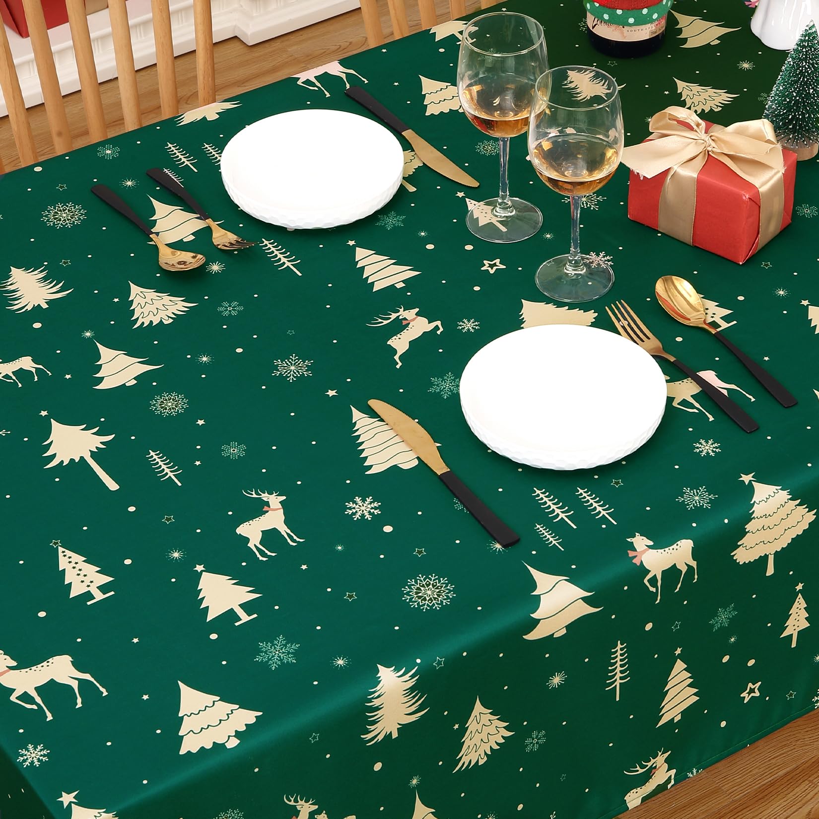 Garvee Tischdecke Weihnachten Mit Hirschdruck, Wasserabweisend, Polyester 180gsm, Quadratisch 137x137cm, Grün Für Esszimmer & Partys