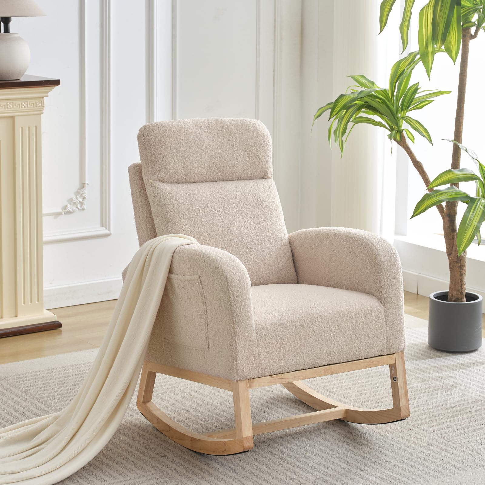 Sedia a dondolo moderna Garvee per cameretta dei bambini, seduta imbottita, schinale alto, tessuto Teddy, soggiorno, cameretta dei bambini, struttura in legno robusto