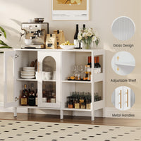 Credenza Garvee Buffet con ante in vetro, ripiani regolabili, MDF 3C, vetro, maniglie in metallo, bianco moderno, per soggiorno e sala da pranzo