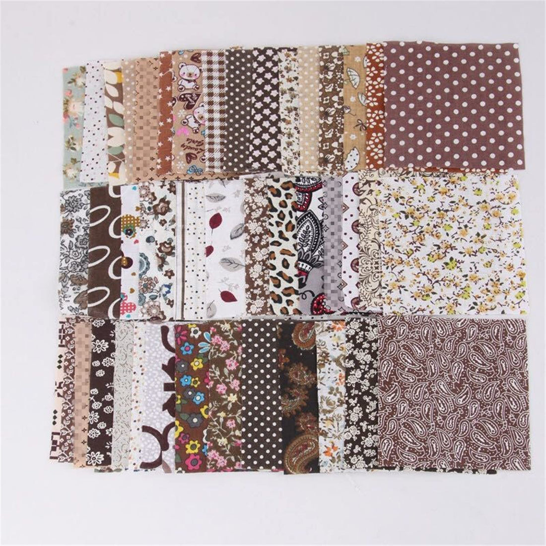 Garvee 50 pezzi di tessuto di cotone floreale quadrato - Morbido e resistente - Patchwork e fai da te - 10x10 cm - Marrone