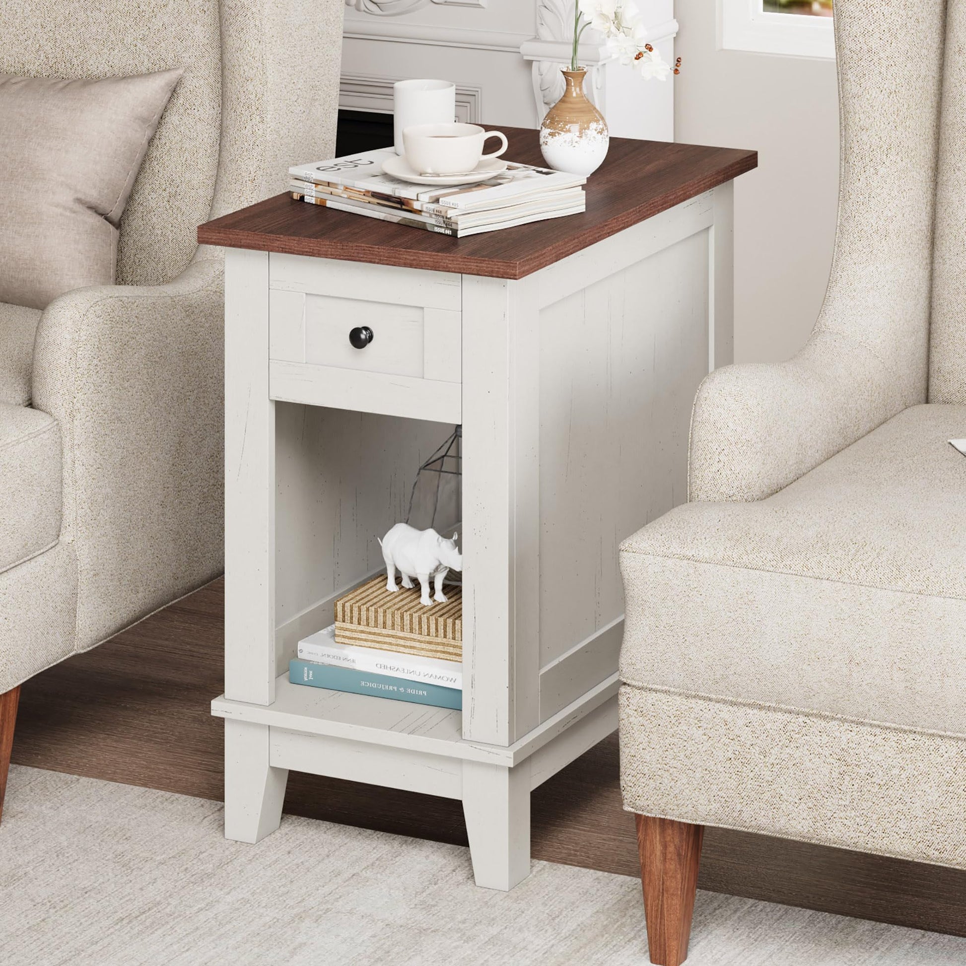 Tavolino laterale stretto Garvee con stazione di ricarica, 2 porte USB e 2 porte CA, in legno MDF per soggiorno e camera da letto, robusto, spazio di archiviazione, colori del legno