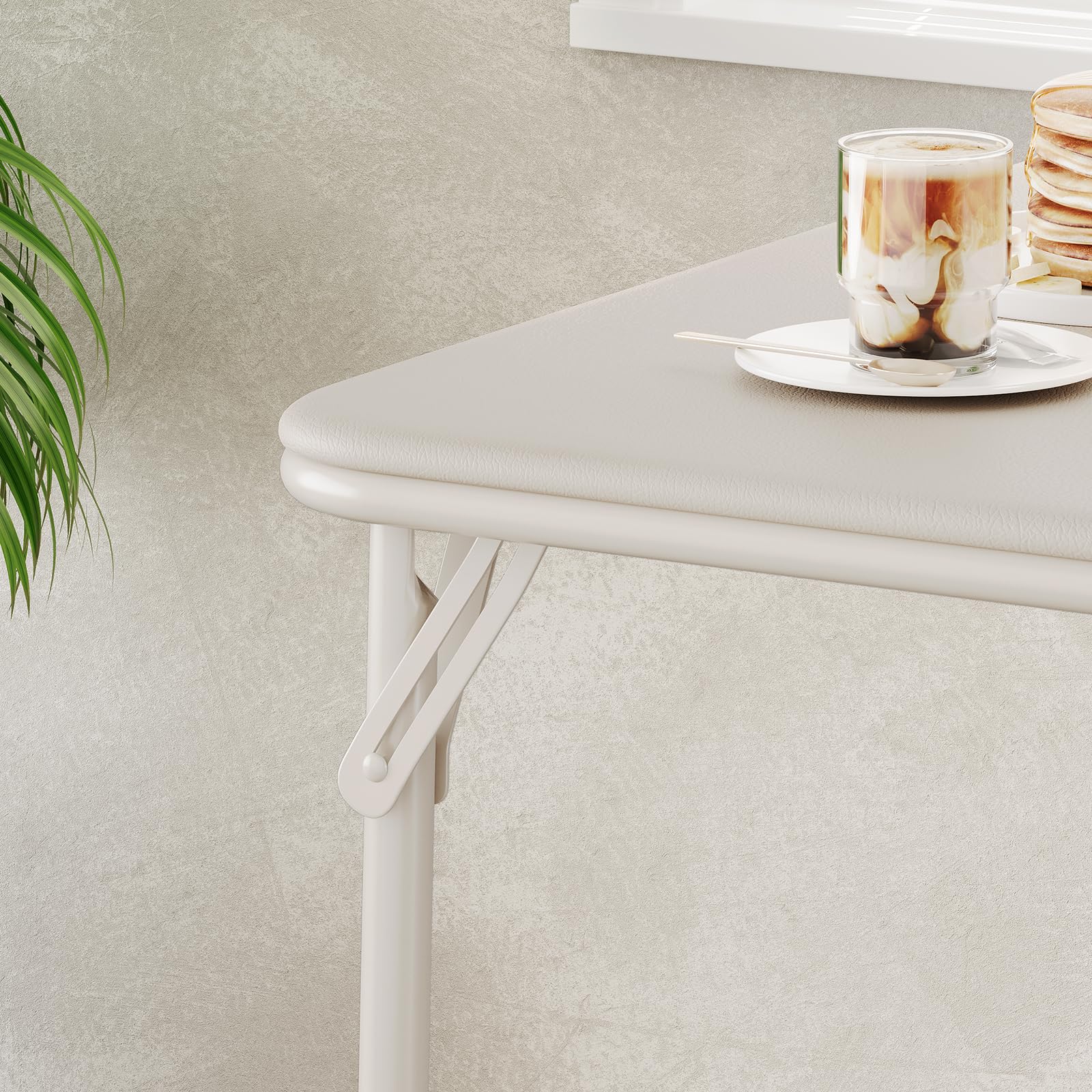 Tavolo pieghevole Garvee da 33,6 pollici con cuscino in PU, struttura in metallo, antiscivolo, per ufficio e campeggio, beige, versatile