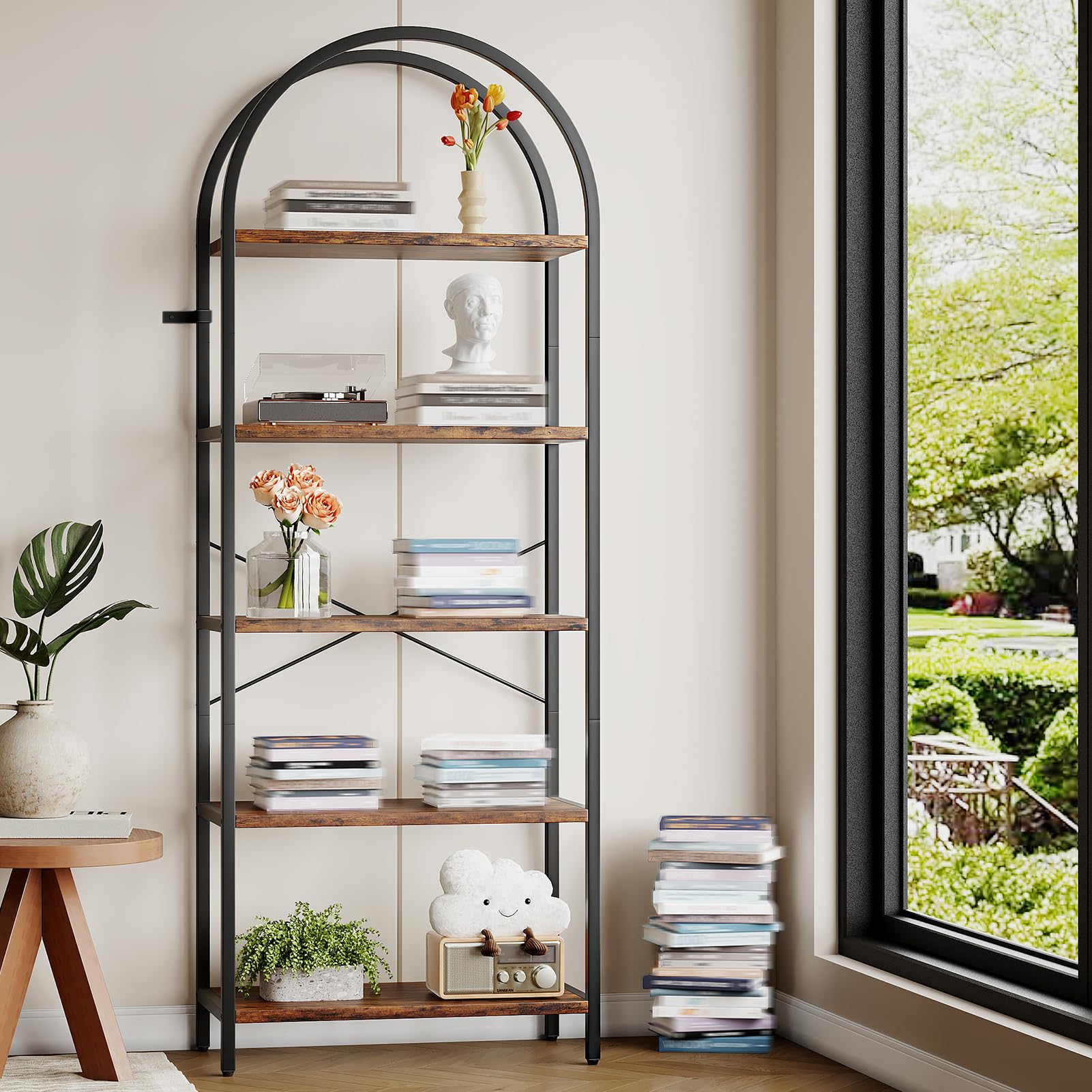 Libreria Garvee a 5 ripiani con struttura in metallo arcuato, moderno scaffale in legno, ampio spazio di archiviazione per soggiorno e ufficio