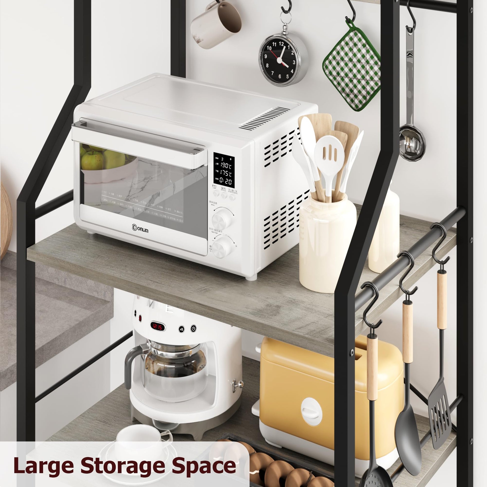 Scaffale da cucina Garvee con 5 ripiani, 2 cestelli in filo metallico, supporto da bar industriale per caffè, MDF e acciaio, 8 ganci, grigio rustico, multifunzionale per cucina