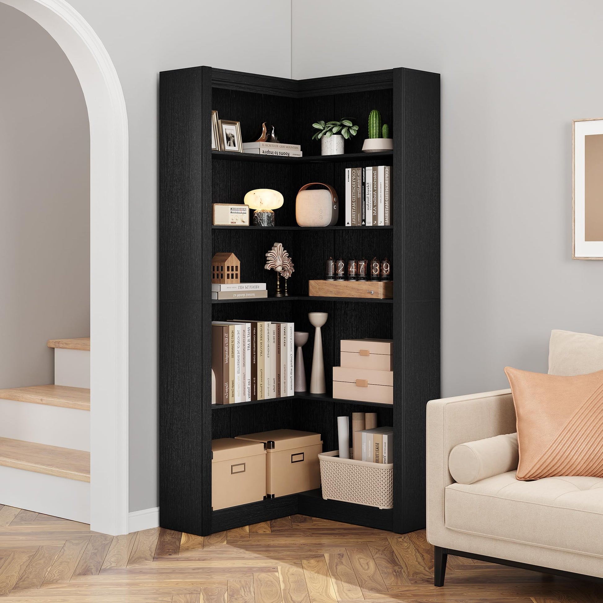 Mensola angolare Garvee, nera, in formato L, 5 ripiani, MDF antigraffio, robusta con antiribaltamento meccanico, per soggiorno, 31,5x31,5x182 cm