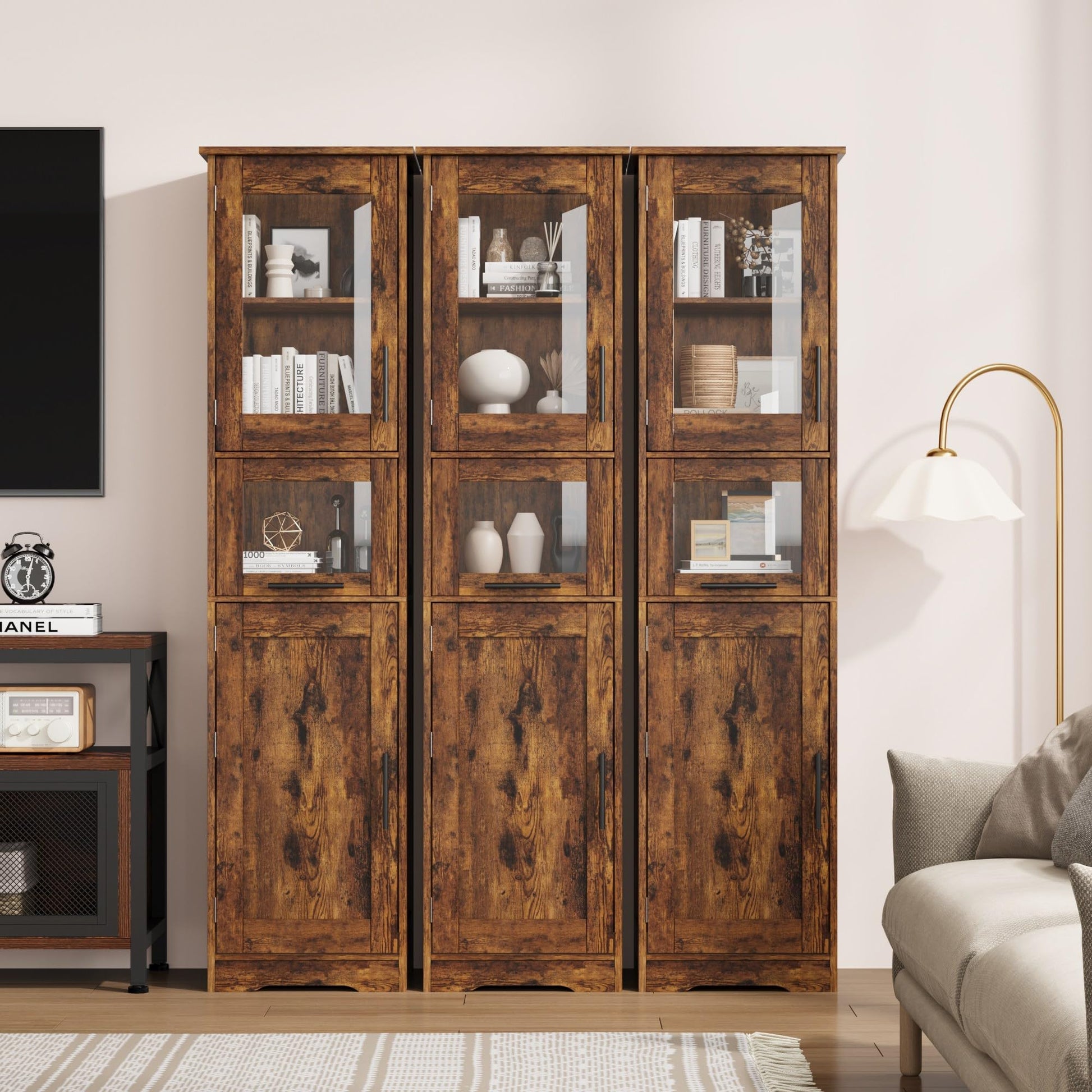 Mobiletto da bagno stretto Garvee da 67 pollici con ante in vetro, ripiani regolabili, MDF ad alta densità, marrone rustico, indipendente, per piccoli spazi