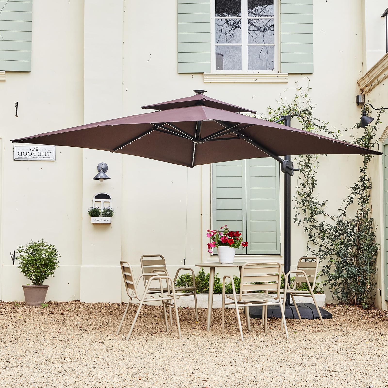 Ombrellone rettangolare GARVEE 300 cm x 270 cm con supporto e base inclusi, luci LED solari, grande ombrellone a sbalzo, ombrellone da patio, girevole a 360°, antivento, ombrellone da giardino per giardino, terrazza, uso esterno, marrone