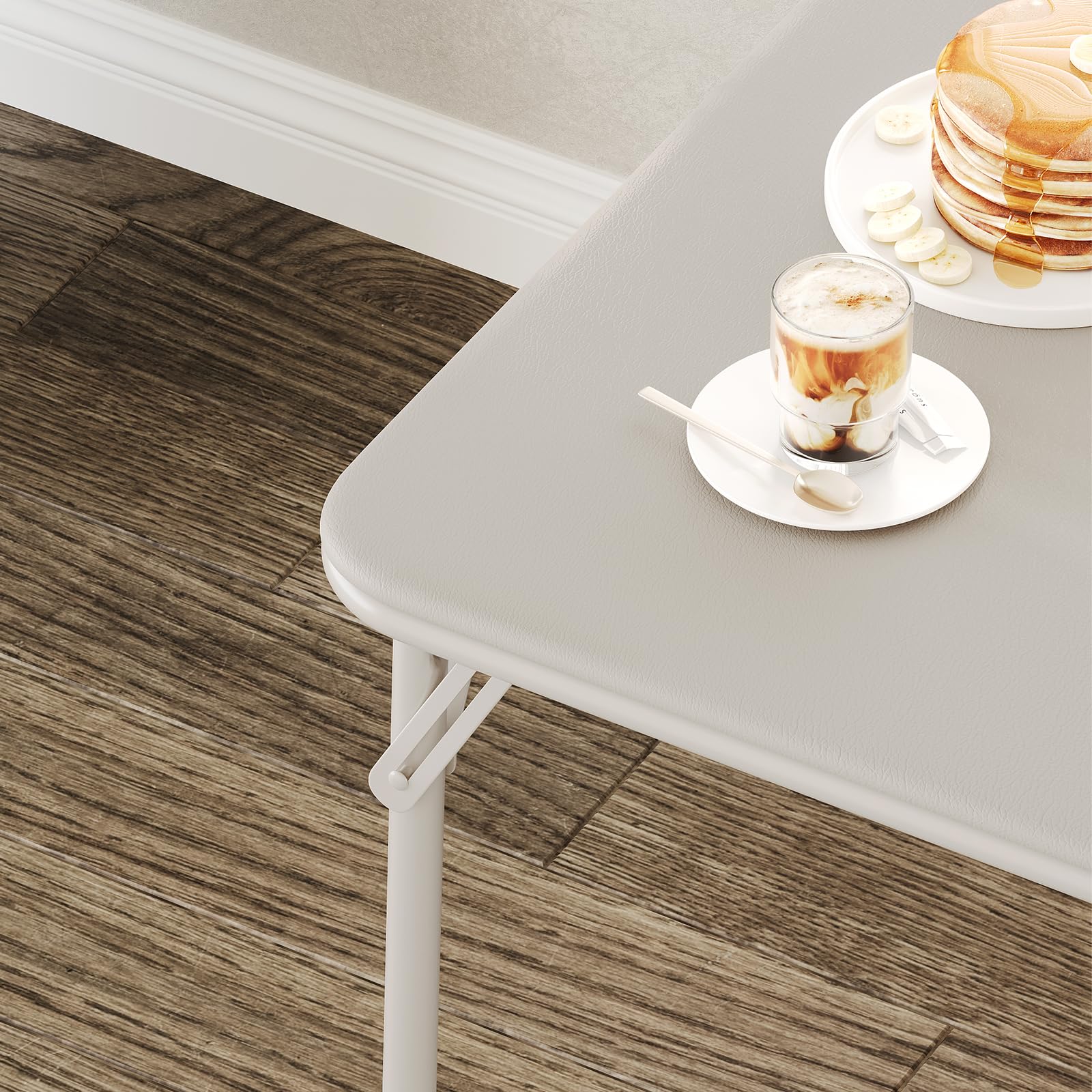 Tavolo pieghevole Garvee da 33,6 pollici con cuscino in PU, struttura in metallo, antiscivolo, per ufficio e campeggio, beige, versatile