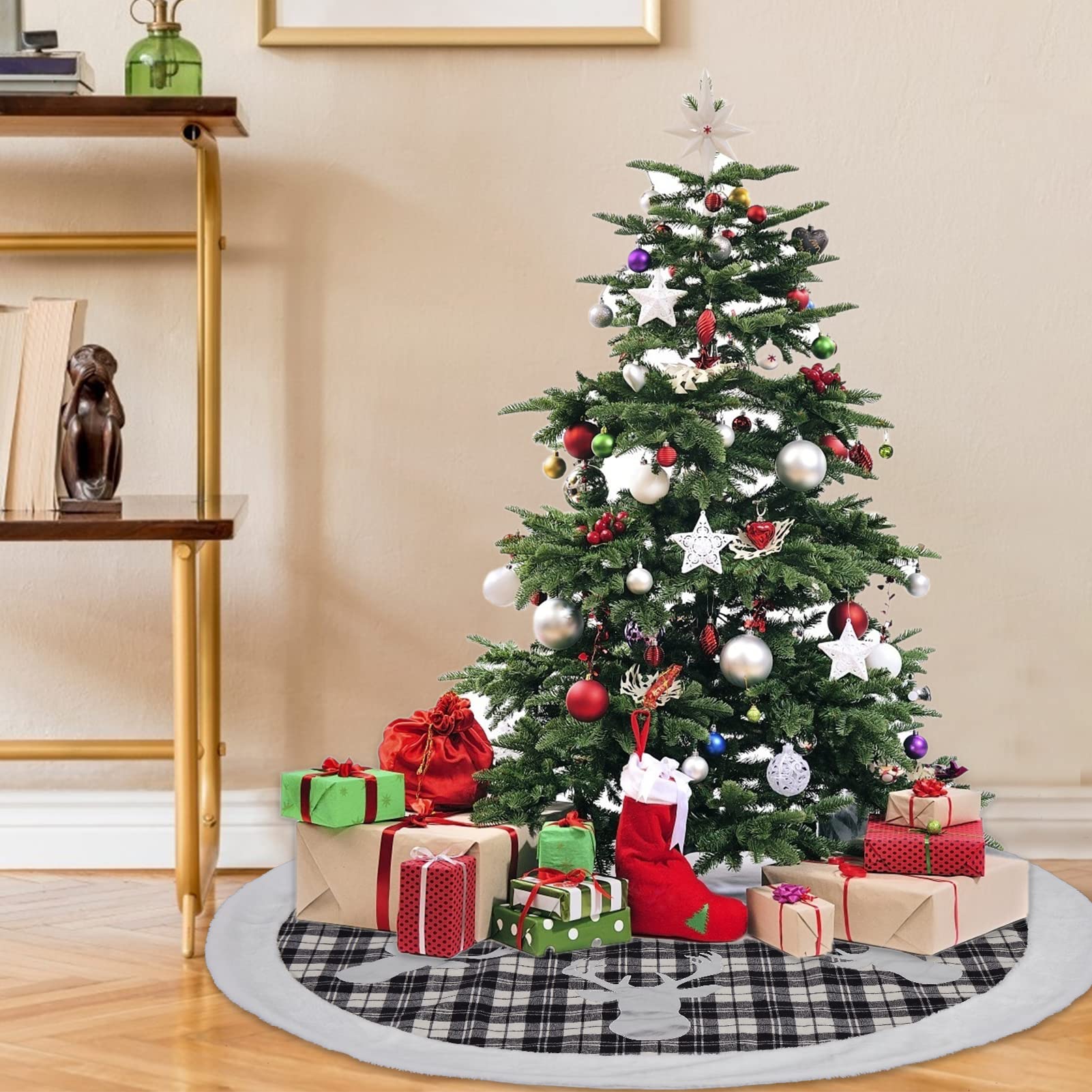 Gonna per albero di Natale Garvee da 48 pollici a quadri bianchi e neri con rifiniture in pelliccia sintetica bianca e motivi di renne argentate per feste e celebrazioni in famiglia