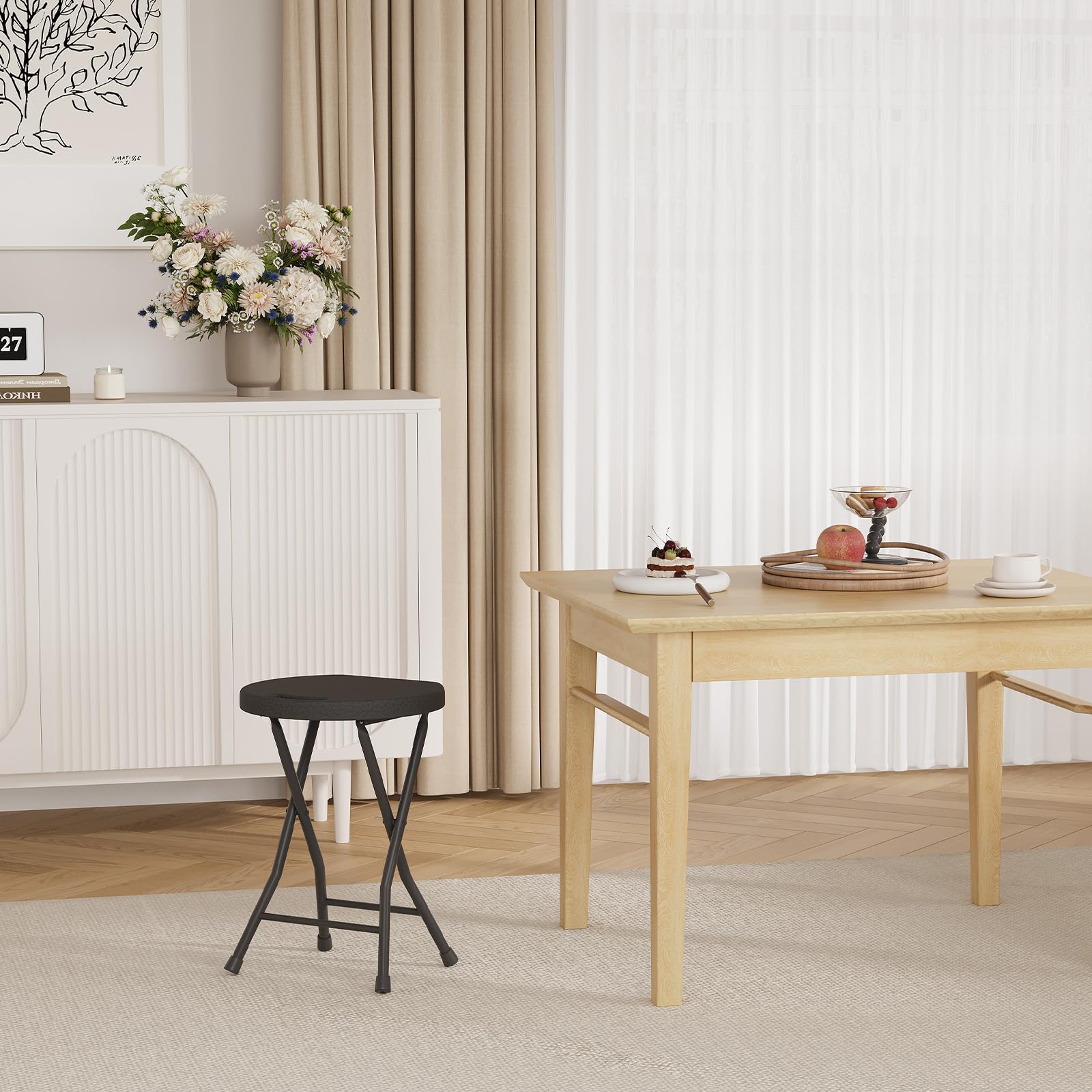 Sgabello pieghevole Garvee con maniglia, portatile, capacità di carico di 600 libbre, piedini antiscivolo, struttura in acciaio per campeggio e cucina, leggero e pieghevole, nero