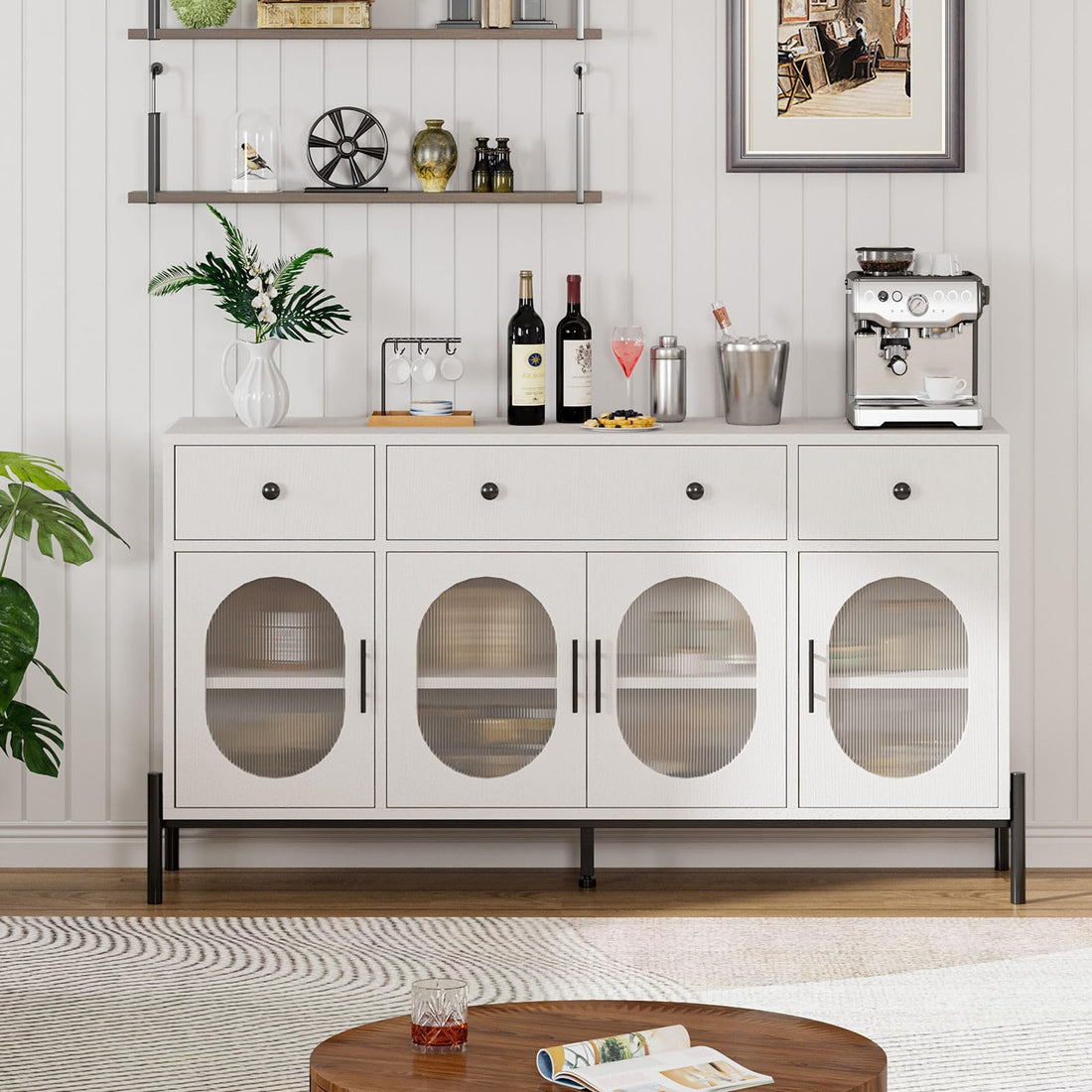 Mobile buffet Garvee da 62'' con spazio di archiviazione, 3 cassetti, 4 ante in vetro scanalato per cucina e sala da pranzo, legno e metallo, robusto, versatile