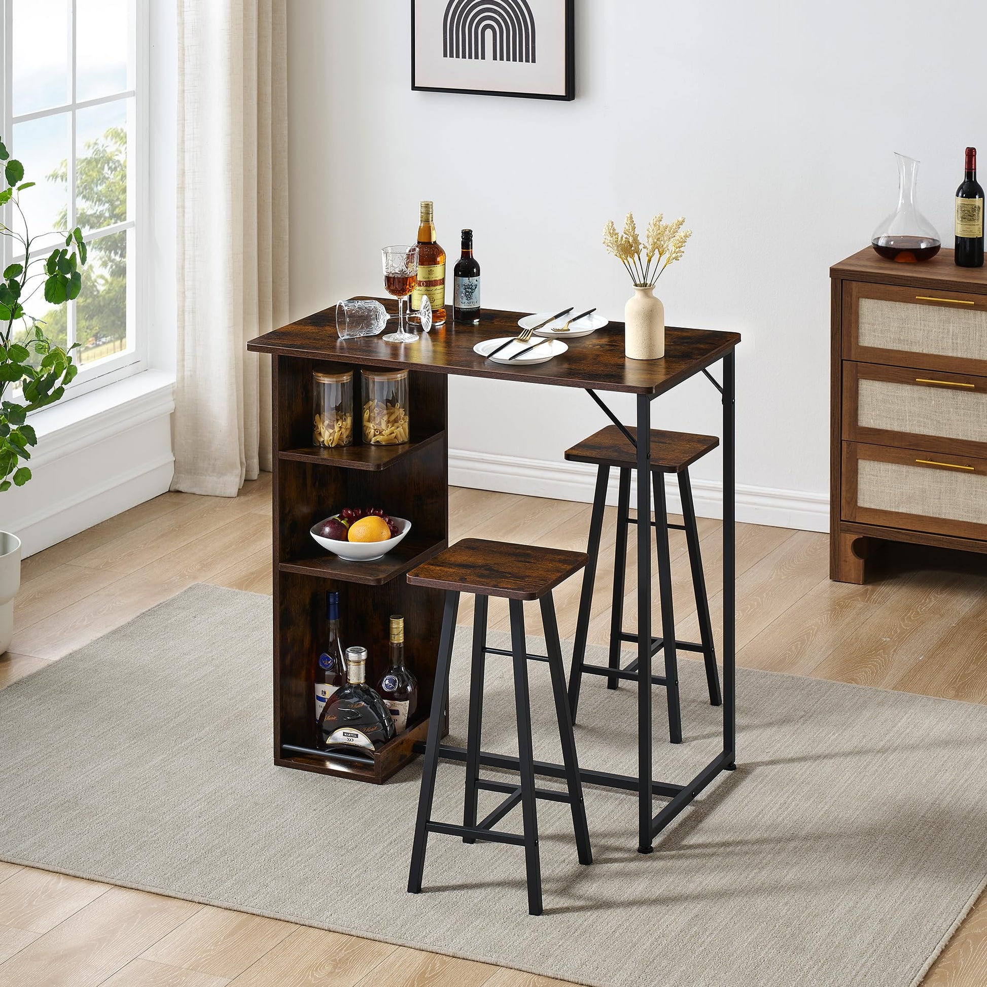 Set tavolo e sedie da bar Garvee, 3 pezzi, marrone rustico con spazio di archiviazione, altezza regolabile, per cucina/angolo colazione, MDF/acciaio