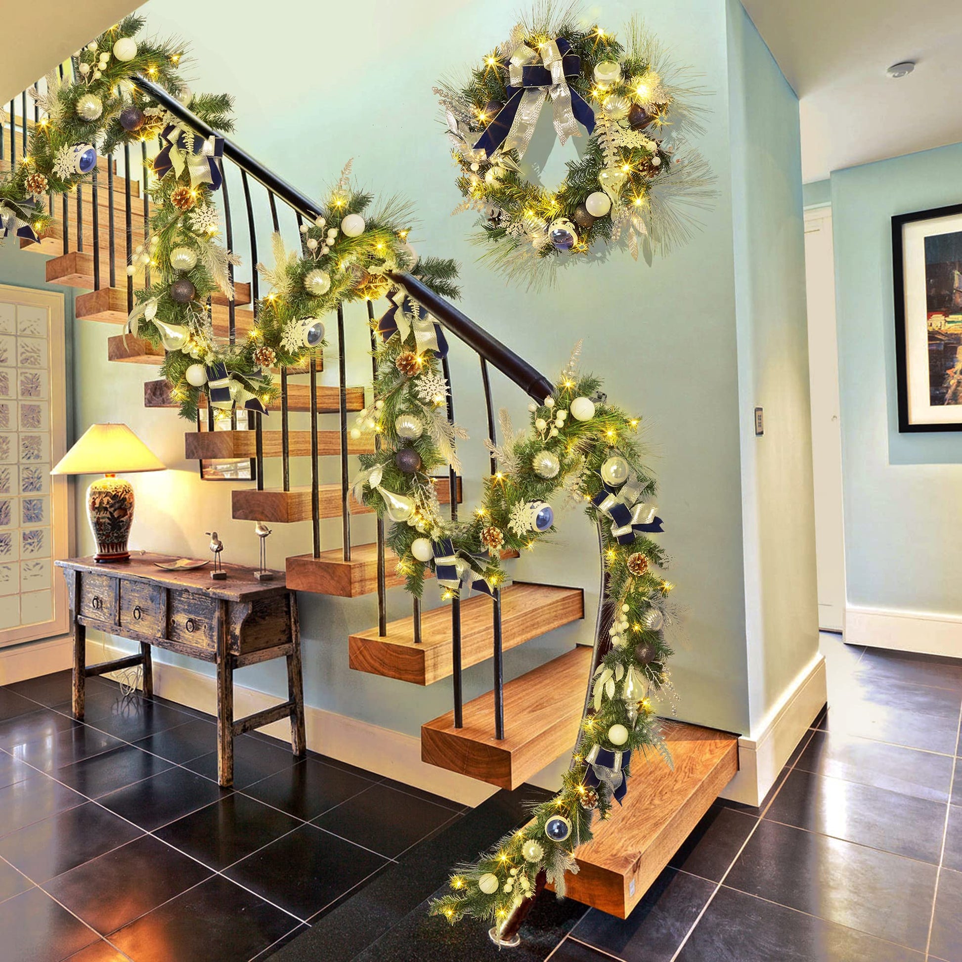 Ghirlanda natalizia Garvee blu da 24 pollici con luci a LED, palline infrangibili, timer per uso interno ed esterno, decorazione festiva, blu e argento