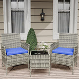 Set Bistro Patio Garvee 3 Pezzi in Rattan PE Resistente, 2 Sedie con Cuscini, Tavolo Vetro Temperato, Balcone e Giardino, Compatto, Nero - Grigio e Blu Pavone