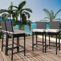 Set di 2 sgabelli da bar per esterni in vimini Garvee - Ergonomici e resistenti alle intemperie - Struttura in rattan PE e acciaio - Altezza seduta 28" - Per giardino e patio - Nero