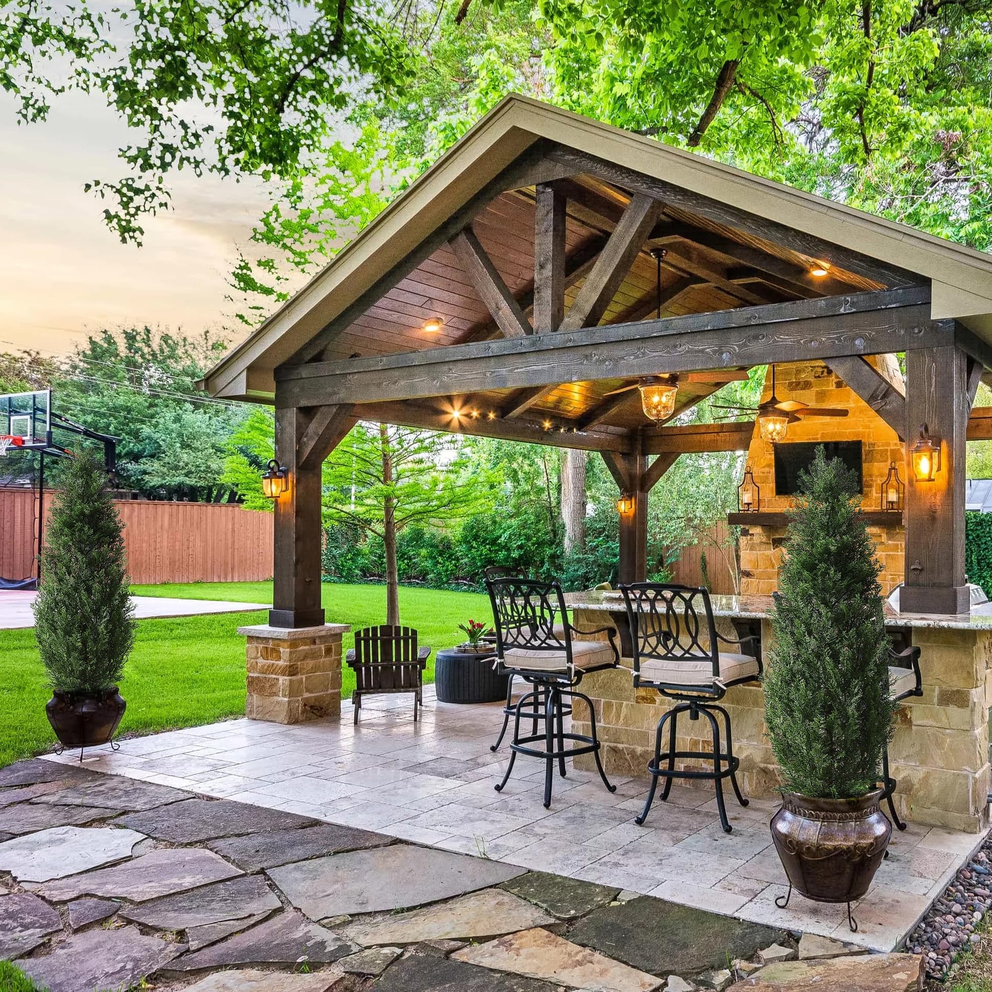 Garvee - Topiaria artificiale in cedro, confezione da 2, 91 cm, resistente ai raggi UV, realistica, a bassa manutenzione, resistente alle intemperie, per giardino e uso interno, verde