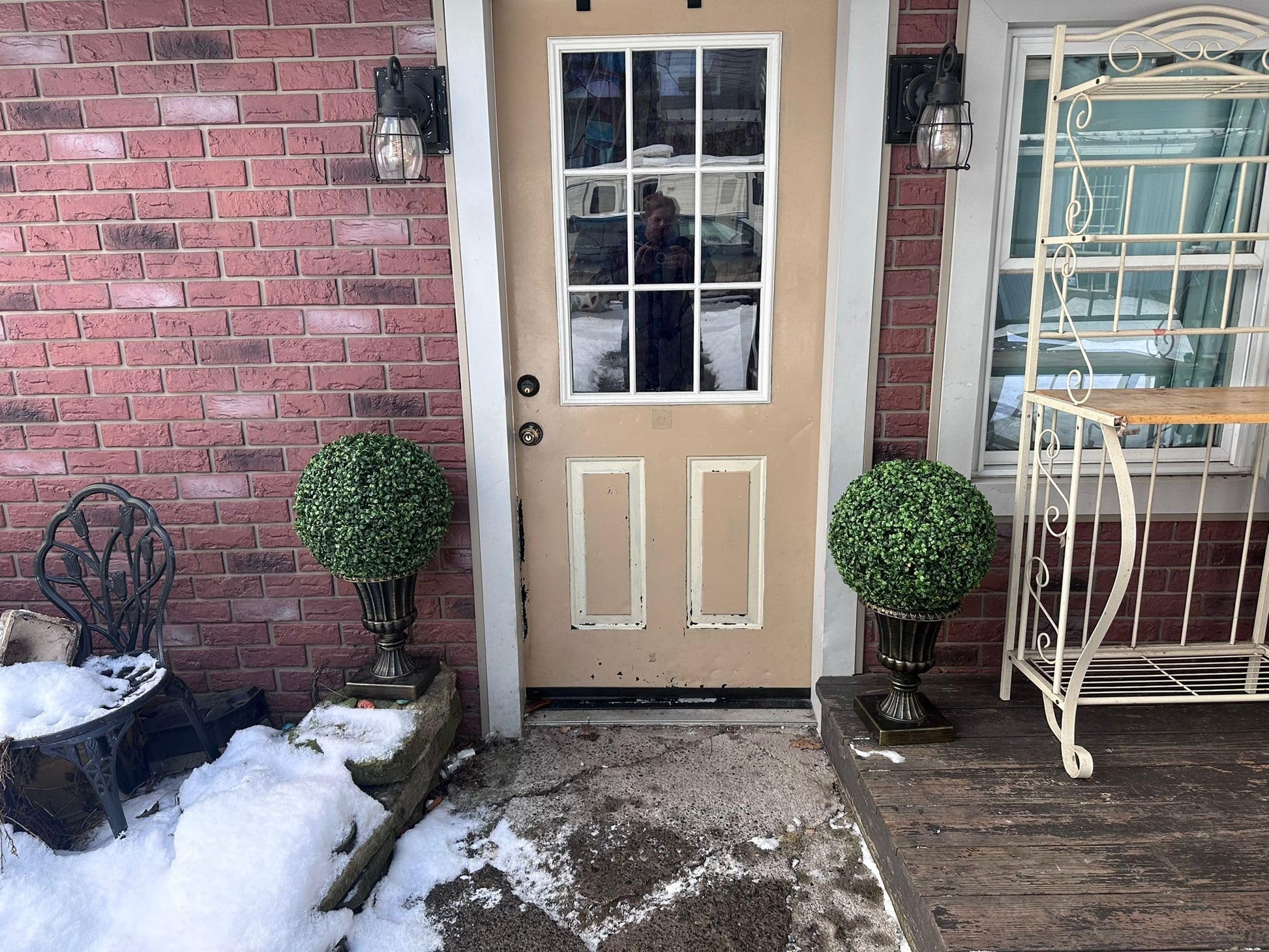 Garvee, urna artificiale in bosso da 16 pollici con luci, timer e telecomando, robusto supporto per urna rossa per uso interno ed esterno, realistico e durevole