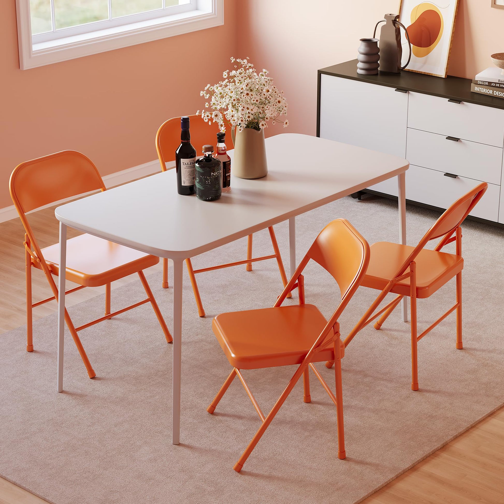 Set di 4 sedie pieghevoli Garvee con comode sedute, struttura in acciaio, impilabili, capacità di carico di 350 kg, arancione, per uso interno ed esterno