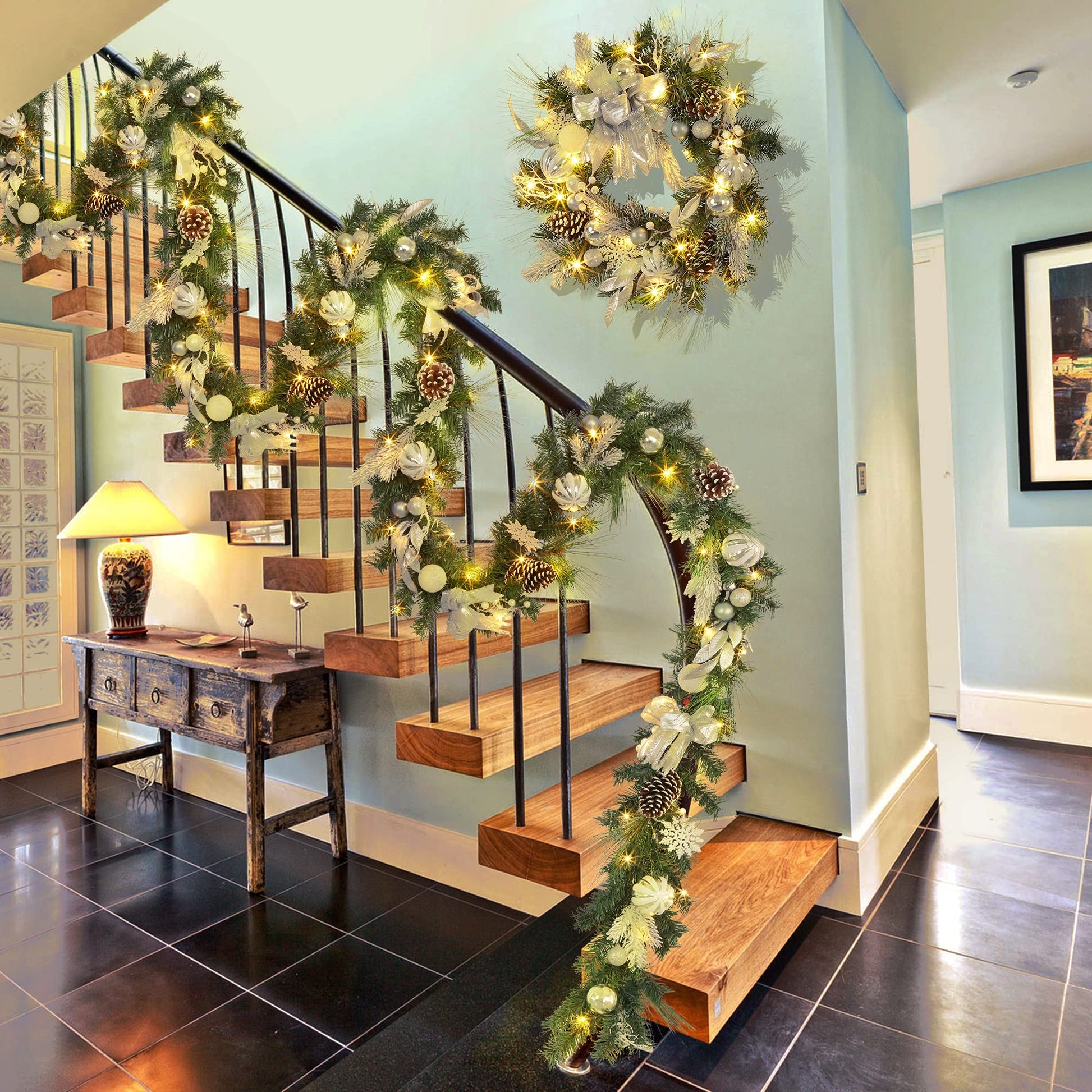 Ghirlanda natalizia illuminata Garvee da 24 pollici con luci a LED, a batteria, argento, per uso interno ed esterno