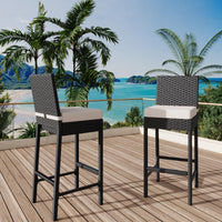 Set di 2 sgabelli da bar per esterni in vimini Garvee - Ergonomici e resistenti alle intemperie - Struttura in rattan PE e acciaio - Altezza seduta 28" - Per giardino e patio - Nero