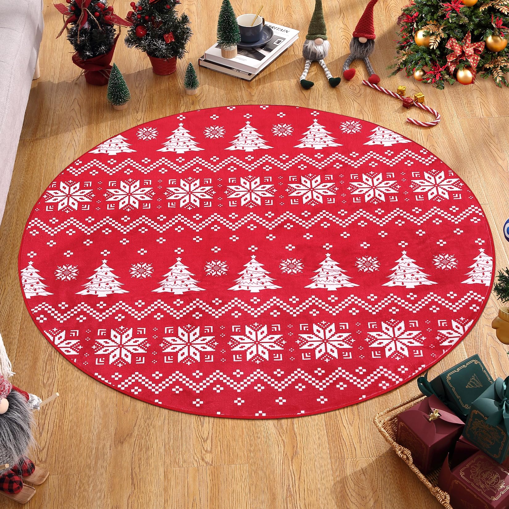 Garvee Tappeto Natalizio Rotondo Rosso con Fiocchi di Neve e Alberi di Natale - Antiscivolo, Lavabile in Lavatrice, Morbido Poliestere, Bordo Rinforzato - Per Soggiorno e Ingresso 120x120cm
