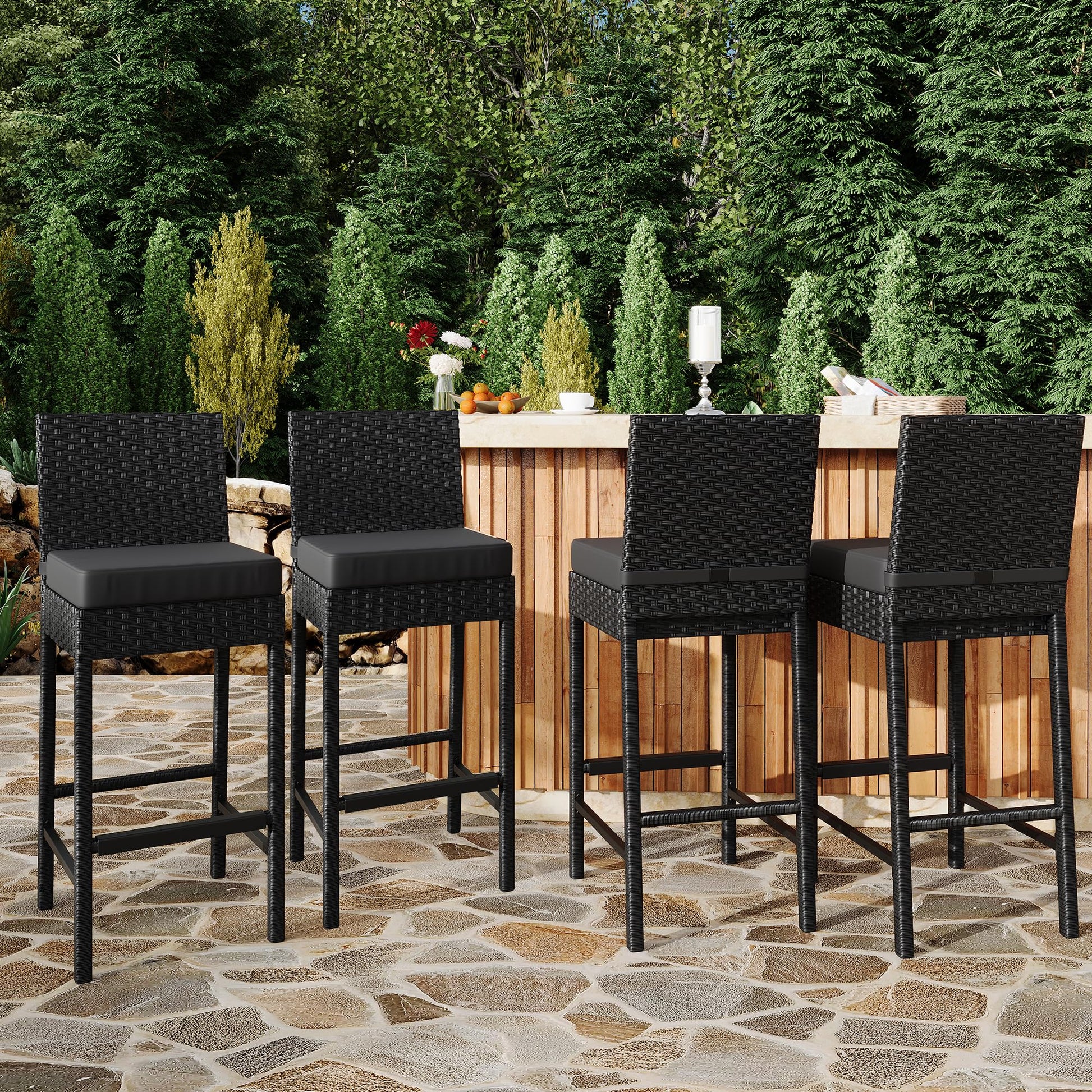 Set di 4 sgabelli da bar per esterni in vimini Garvee - Ergonomici e robusti - Struttura in rattan PE e acciaio - Per giardino e patio - 16''x17,7''x40,7'' - Nero resistente alle intemperie