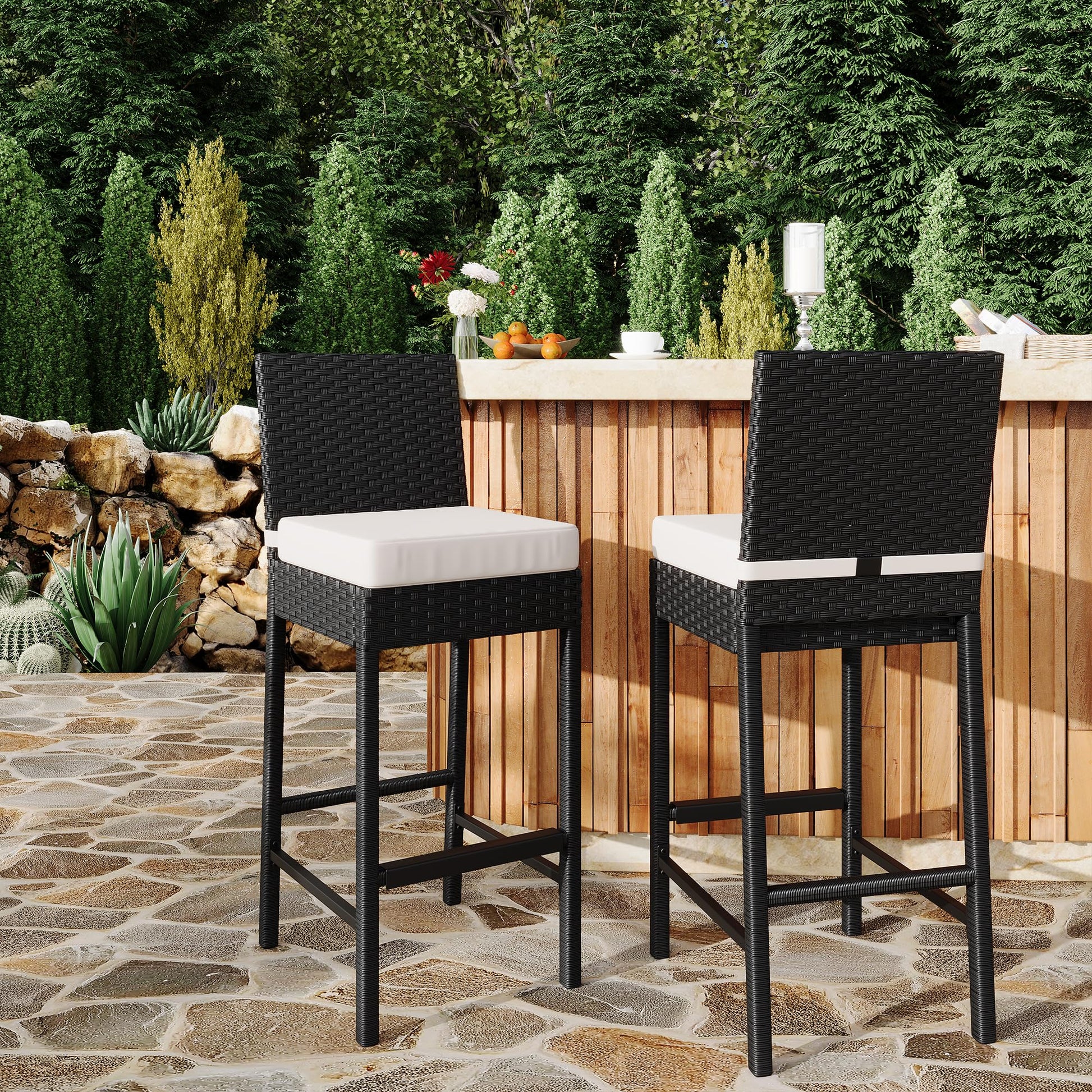 Set di 2 sgabelli da bar per esterni in vimini Garvee - Ergonomici e resistenti alle intemperie - Struttura in rattan PE e acciaio - Altezza seduta 28" - Per giardino e patio - Nero
