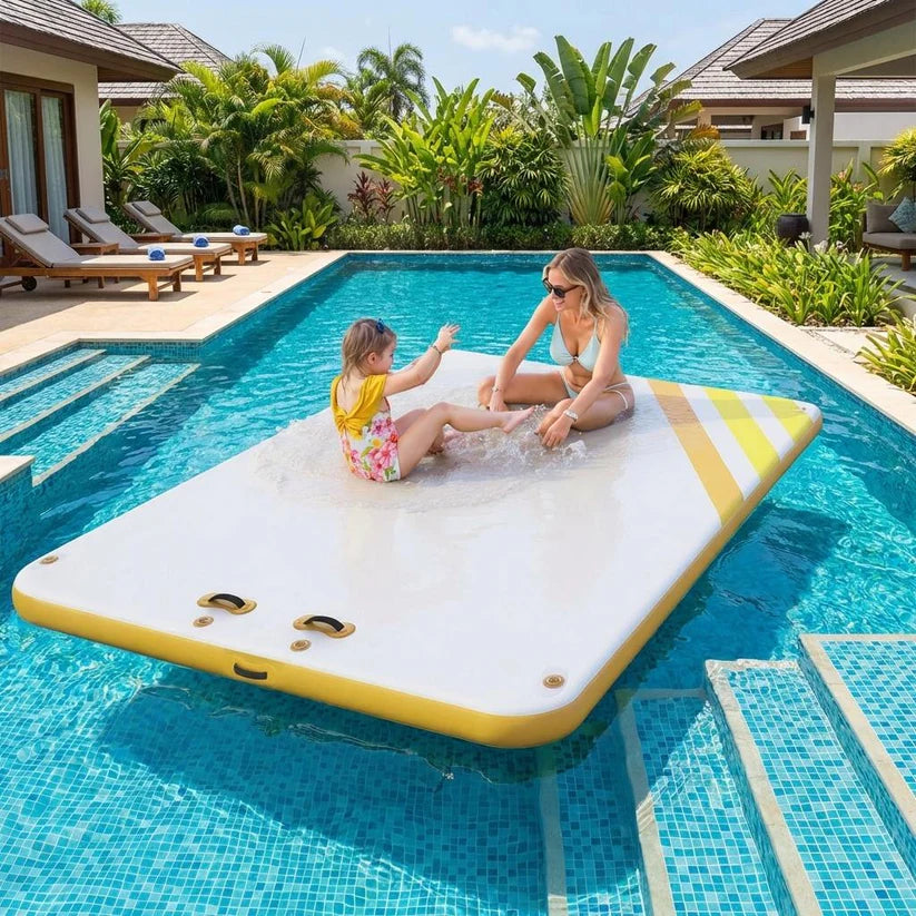 Garvee Piattaforma Gonfiabile Galleggiante 2.4x1.8 m, Superficie Antiscivolo, Scala Morbida, PVC Resistente, Ancoraggio Sicuro, Per Piscina Spiaggia Mare
