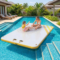 Garvee Piattaforma Gonfiabile Galleggiante 2.4x1.8 m, Superficie Antiscivolo, Scala Morbida, PVC Resistente, Ancoraggio Sicuro, Per Piscina Spiaggia Mare