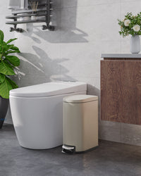 Pattumiera per bagno Garvee in metallo da 10 litri con coperchio, sottile, impermeabile, secchio interno con chiusura ammortizzata, beige sabbia, per camera da letto e bagno